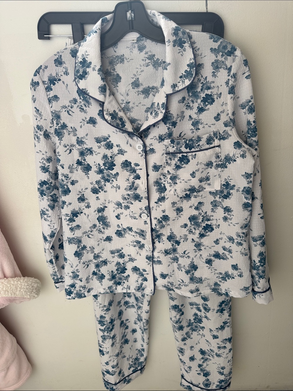 Woman’s SZ S Floral Blue and White Pajama Set